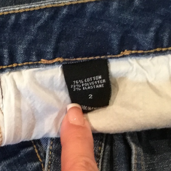 London Jean High Waisted Booty Shorts | size 2 - Picture 3 of 3